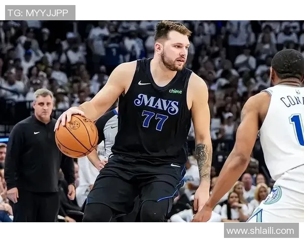 独行侠的绿茵传奇足球明星如何在孤独中闪耀光芒