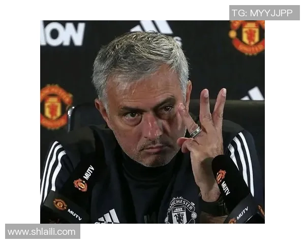 大鼻子足球明星阿的传奇人生与球场风采揭秘