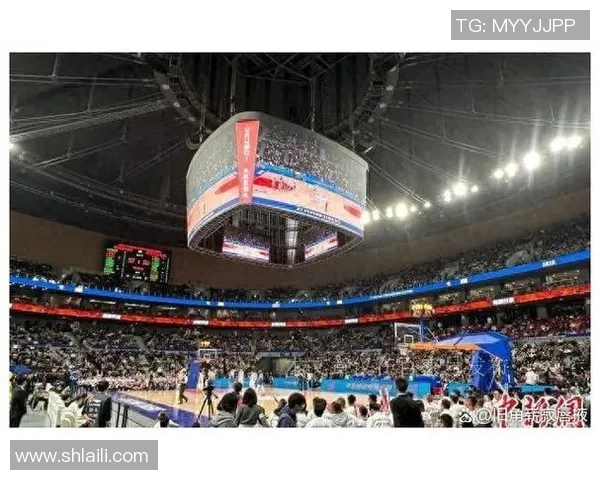 日本足球明星盛大开球仪式点燃球迷热情展现体育魅力与团结精神